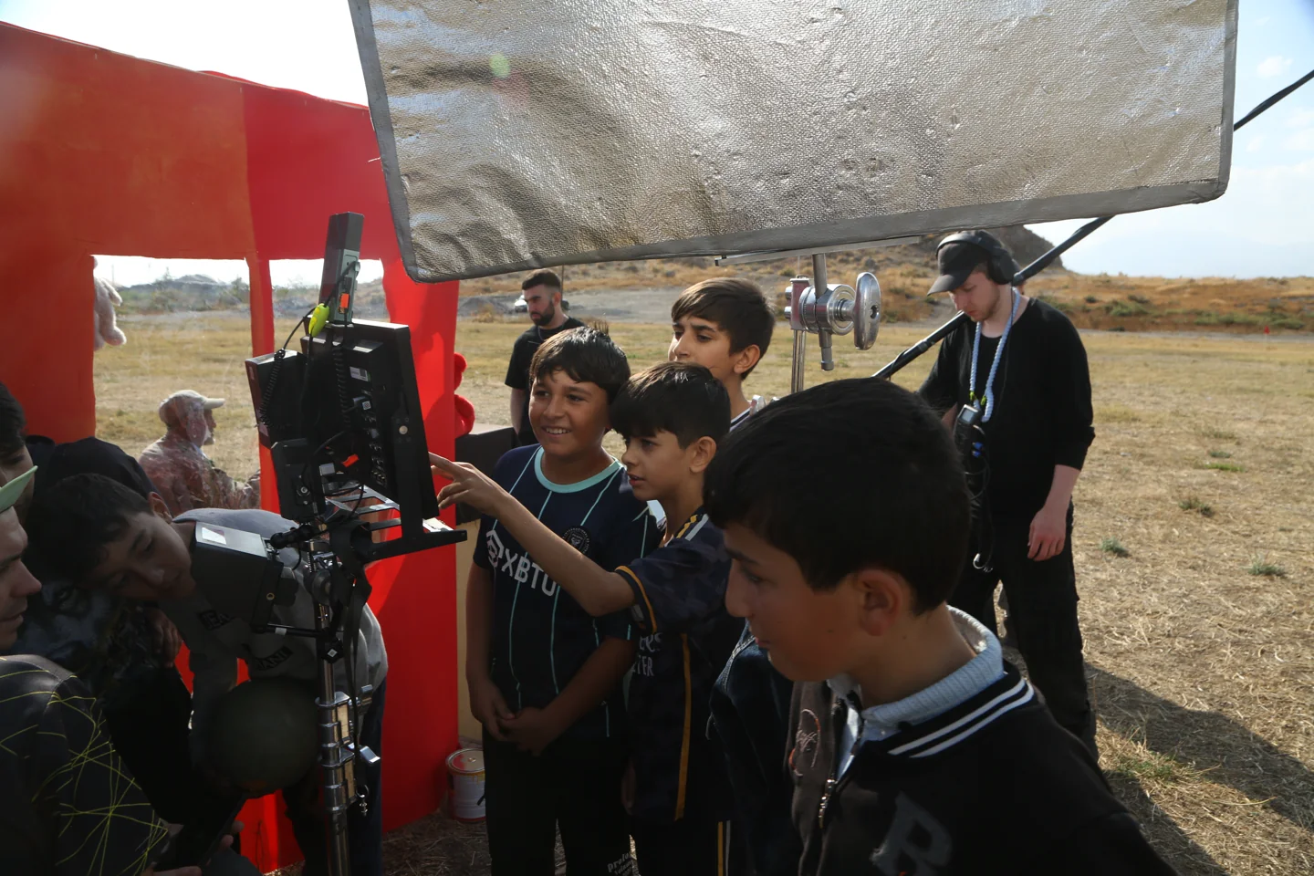 Behind the scenes photo 3